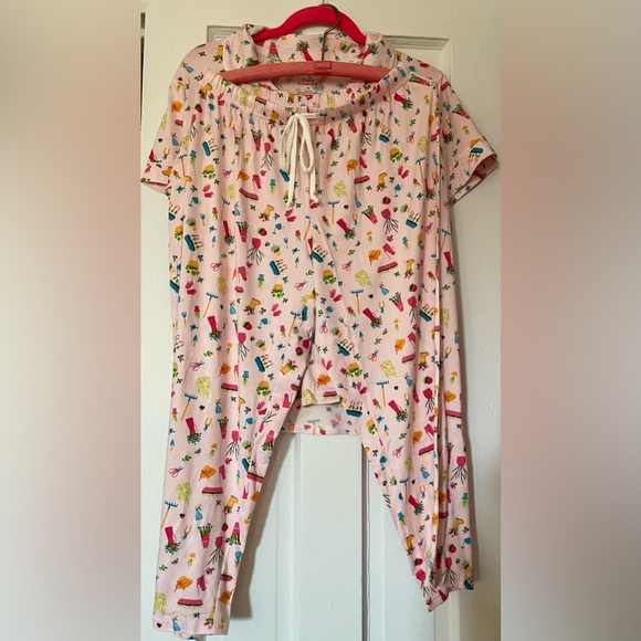 BNWT! Unbranded Sample, “the garden club” short sleeve, capri, PJs, pale pink - Picture 11 of 13